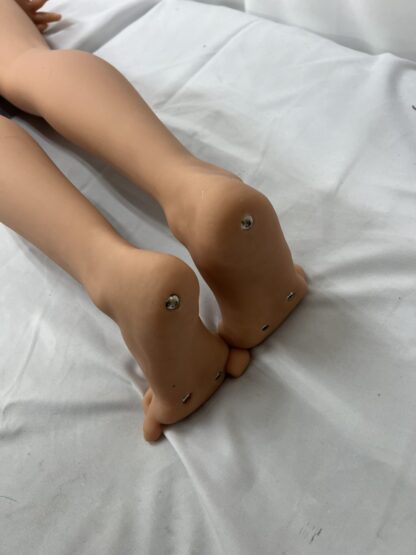 【中古】Momodoll TPE製 約132cm 小麦肌 Aカップ 楓ヘッド 口可動 EVO骨格 DF5099 - 画像 (17)