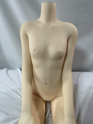 【中古】Aotumedoll　TPEボディのみ　スリムタイプ　AAカップ　ホール一体型　約135cm（ヘッド込み時）DF5362