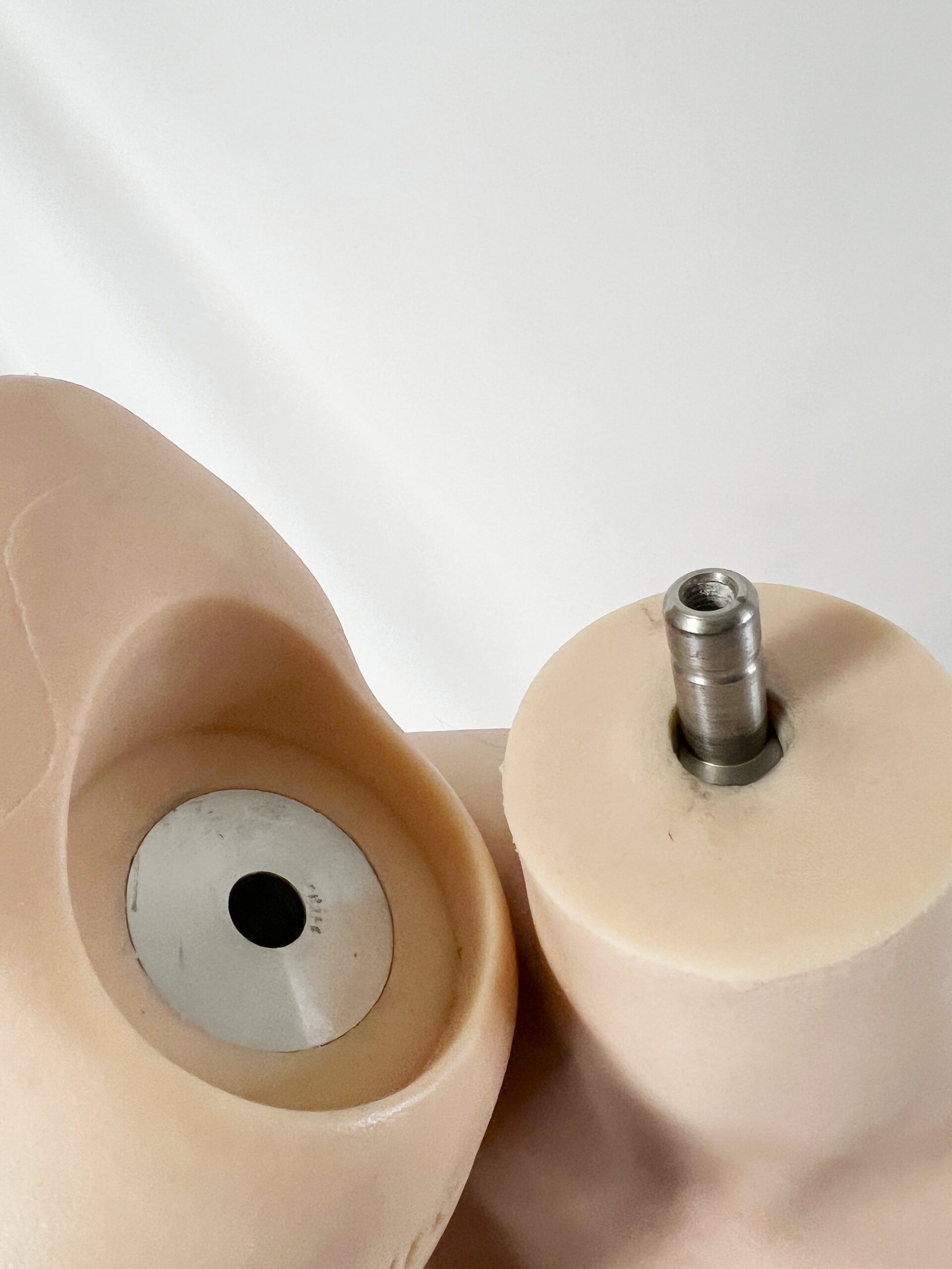 【中古】TOPSINO #T33 Migaoヘッド TYPEグラビア アートワークカスタム版 ボディRRS+メイク ホール一体型未使用 口可動有 指骨格 ゼリー胸 ハードハンドフィート 胸、お腹、太もも、お尻、膣柔らか仕上げ 眉毛下まつ毛植毛 約169cm DF5487 - 画像 (7)